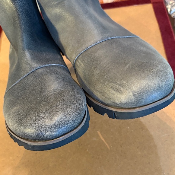 ☑️ Sorel Gray Ankle Thick rubber sole side elastic stretch on Booties - Picture 7 of 11